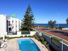Book this 3 night package with breakfast staying at Sorrento Beach Resort Perth's beachfront accommodation