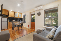 2 nights Stonewell Cottage Barossa Valley in a Haven Suite is the perfect South Australian getaway.  Book this package online today with Sightseeing Pass Australia.