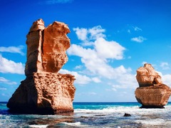 Great Ocean Road Bus Tour plus the 12 Apostles, Forest Walk, Koalas and more can be experienced on this value for money full day tour!  Book online today with Sightseeing Pass Australia. 