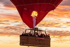 Book your early Morning Hot Air Balloon Flight in Alice Springs with the experts.  Visit Sightseeing Pass Australia for full details