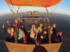Book your early Morning Hot Air Balloon Flight in Alice Springs with the experts.  Visit Sightseeing Pass Australia for full details