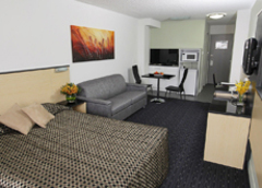 Comfort Inn & Suites Goodearth Hotel in Perth Western Australia Book your accommodation at the Comfort Inn & Suites Goodearth Hotel when you visit Perth. Special rates valid by booking online with Sightseeing Pass Australia